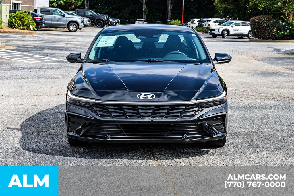 Used 2024 Black Hyundai SEL image 10