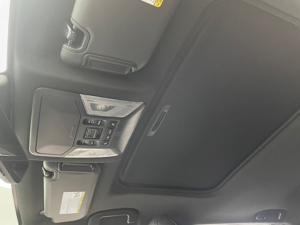 2021 Toyota RAV4 XSE 31