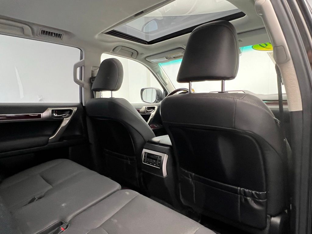 Thumbnail: 2019 Lexus GX - 10