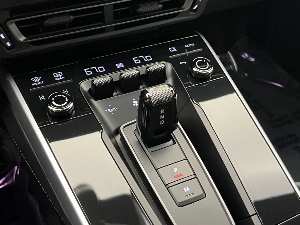 Thumbnail: 2024 Porsche 911 - 16