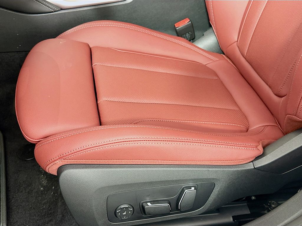 Thumbnail: 2025 BMW i4 - 21