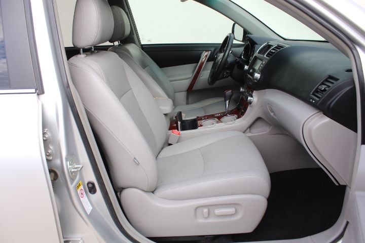 Used Car 2012 Toyota Highlander  Limited For Sale Under $10,000 In Georgetown, Texas