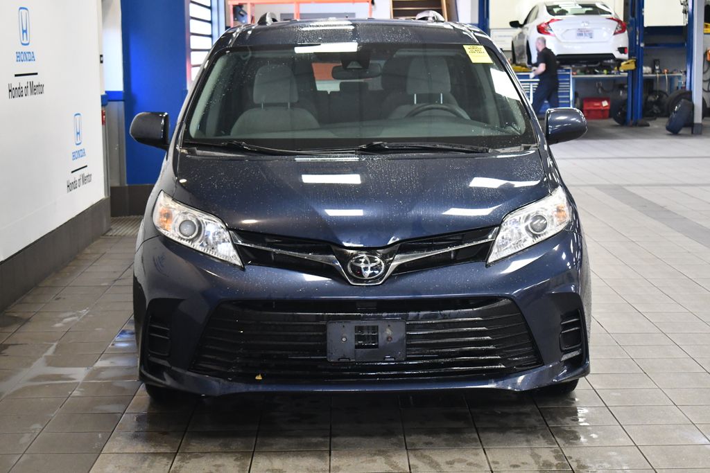 Thumbnail: 2020 Toyota Sienna - 2