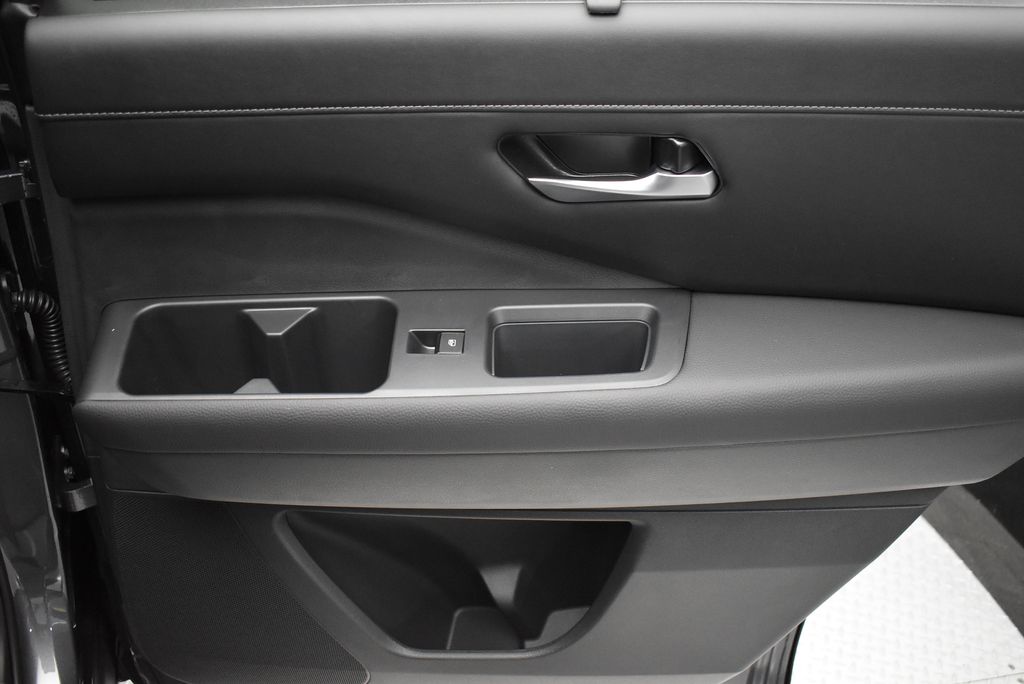 Thumbnail: 2025 Nissan Pathfinder - 31