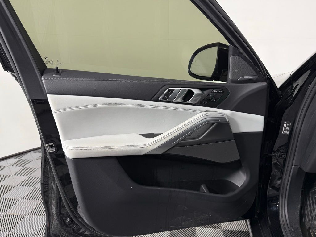 2023 BMW X6 xDrive40i 10