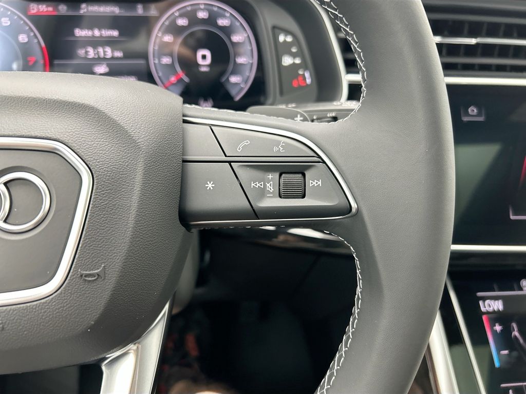 Thumbnail: 2026 Audi Q7 - 13