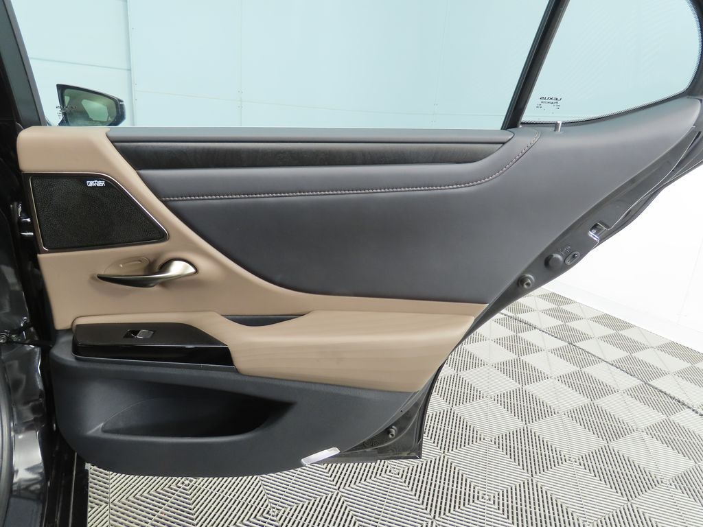 2022 Lexus ES 350 Luxury 28