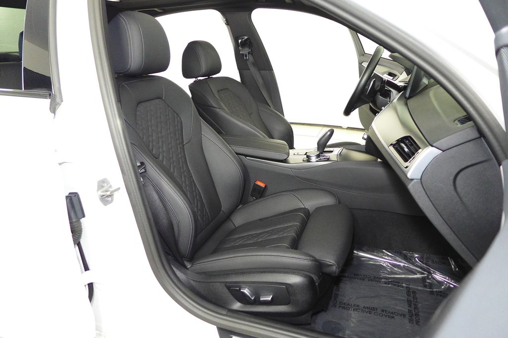 Thumbnail: 2023 BMW 5 Series - 18