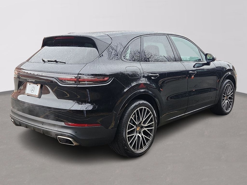 Thumbnail: 2021 Porsche Cayenne - 4