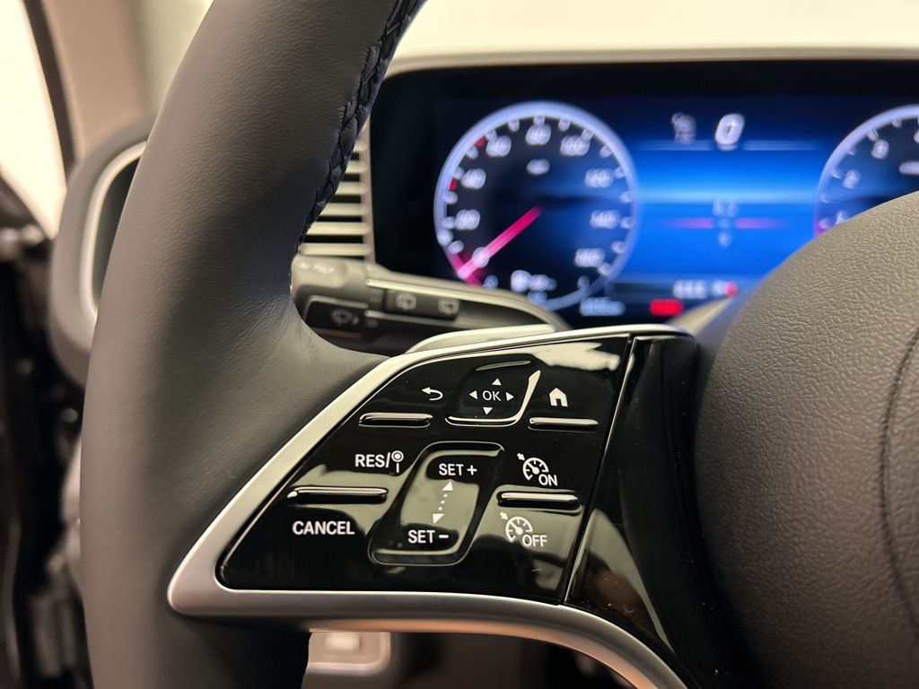 Thumbnail: 2026 Mercedes-Benz GLE - 14