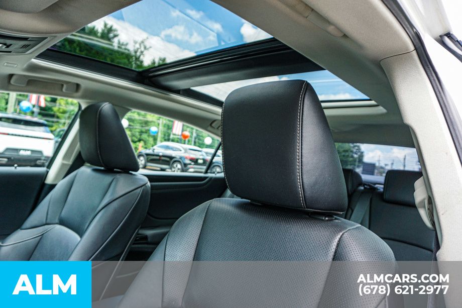 Used 2024 White Lexus 350 image 18
