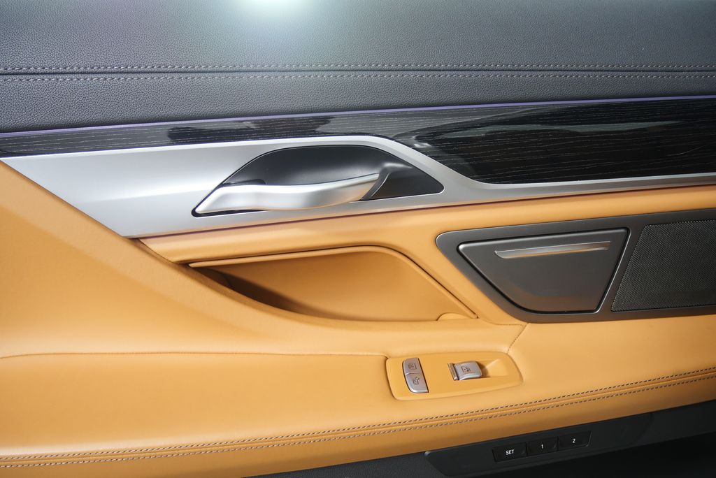 Thumbnail: 2022 BMW 7 Series - 13