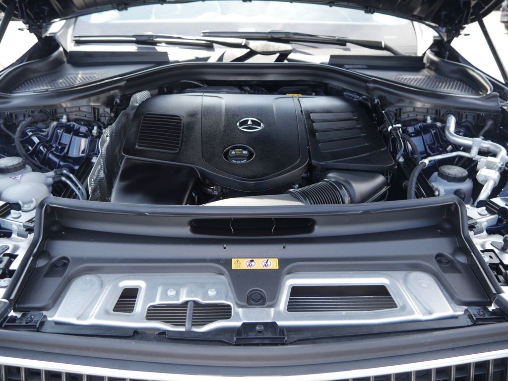 Thumbnail: 2024 Mercedes-Benz GLC - 11