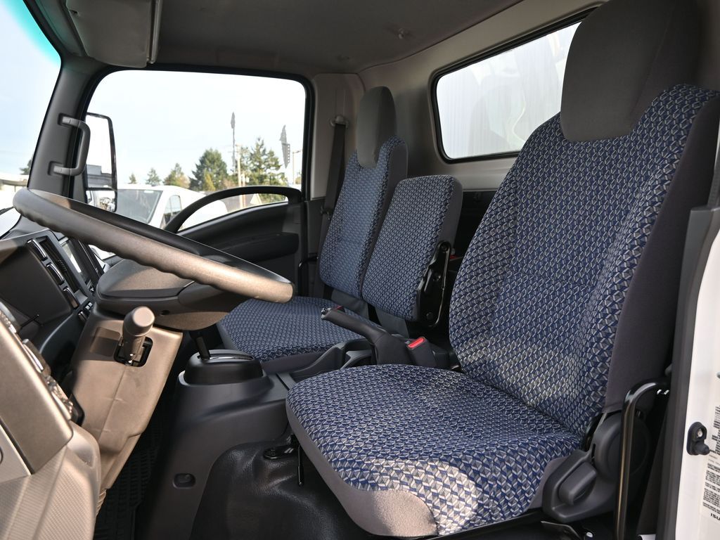2024 Isuzu NPR HD 
