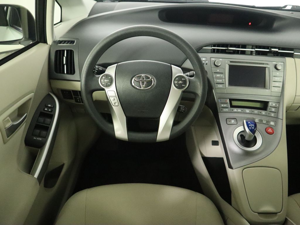 Thumbnail: 2015 Toyota Prius - 10