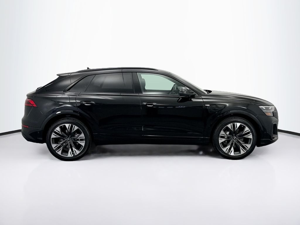 Thumbnail: 2026 Audi Q8 - 4