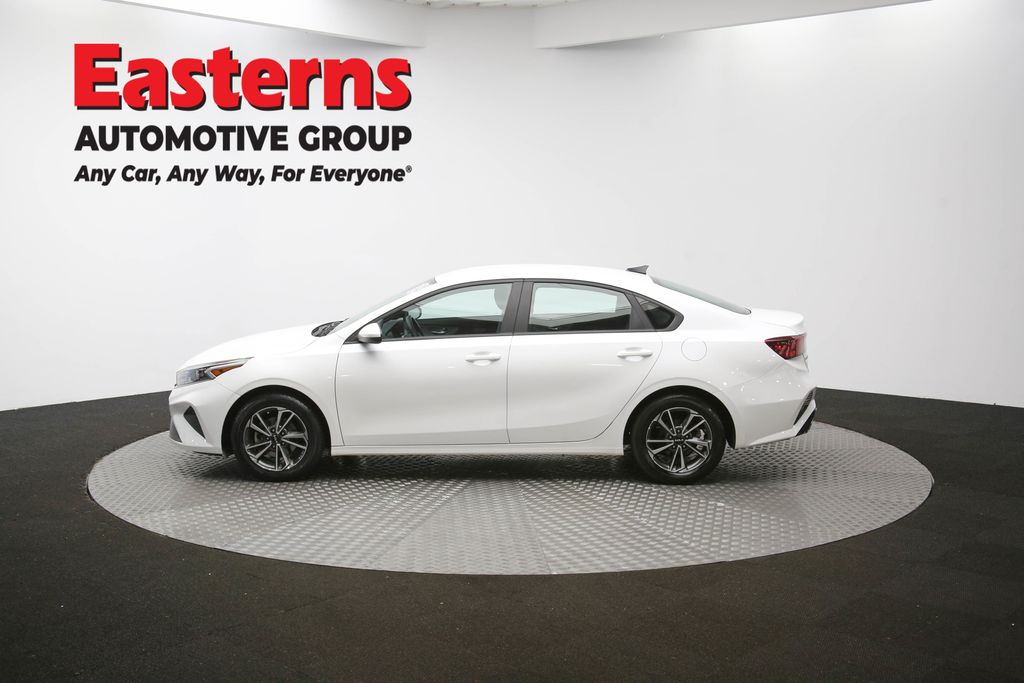 Used 2023 White Kia LXS image 59