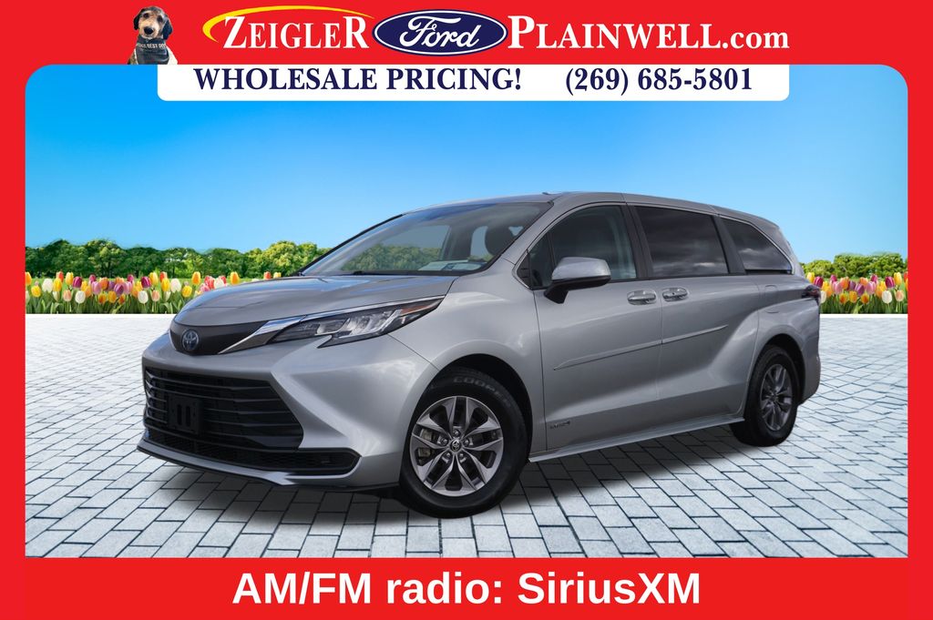 2021 Toyota Sienna LE 8-Passenger FWD