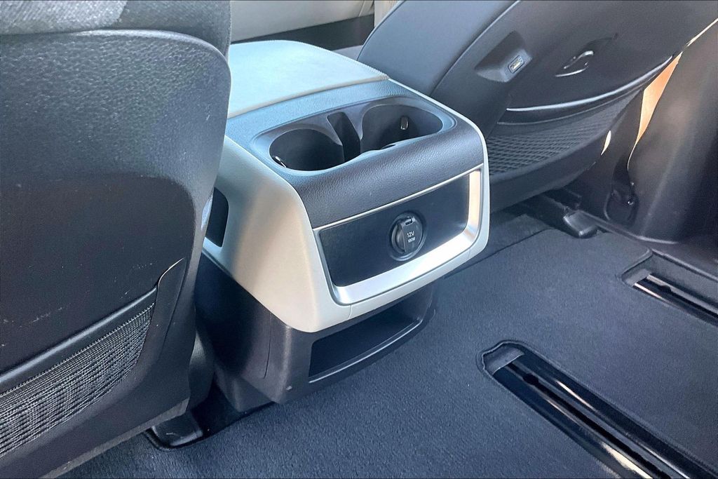 Used 2024 Kia Carnival Van
