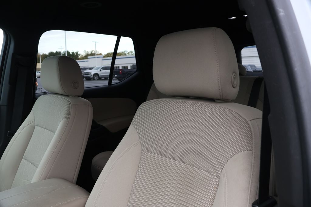 Thumbnail: 2023 Chevrolet Traverse - 14