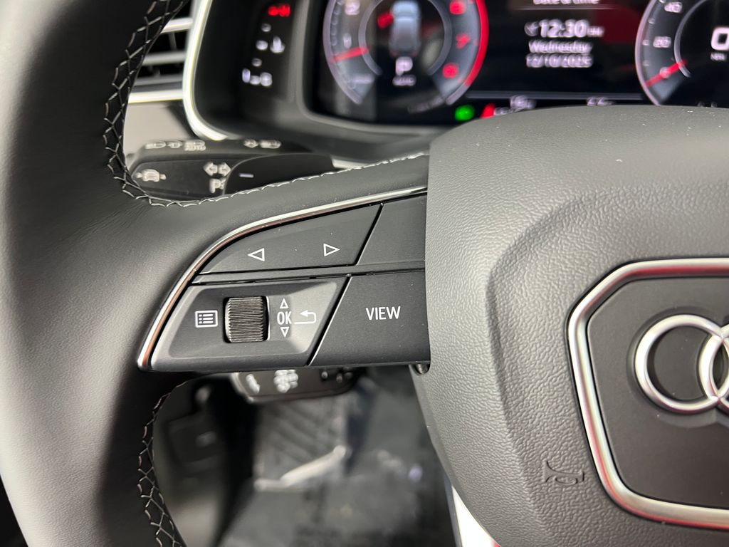 Thumbnail: 2025 Audi Q7 - 16