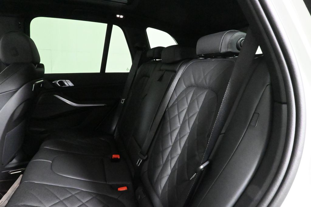 Thumbnail: 2026 BMW X5 - 4