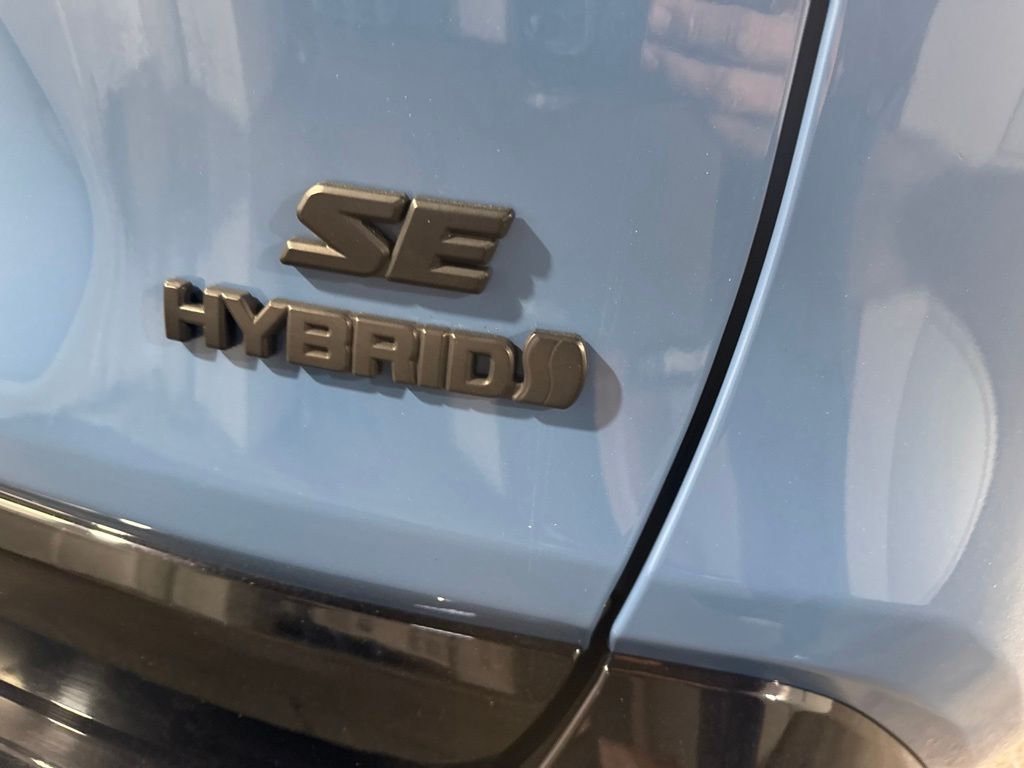 Thumbnail: 2023 Toyota RAV4 - 19