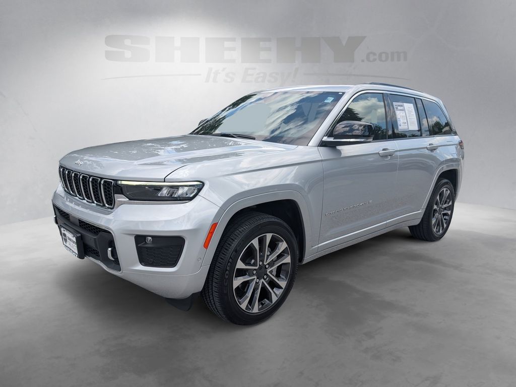 Used 2025 Silver Jeep Overland image 17