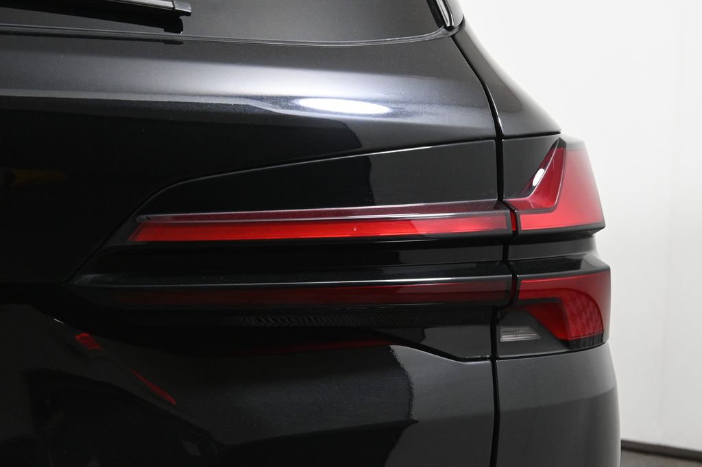 Thumbnail: 2025 BMW X5 - 13