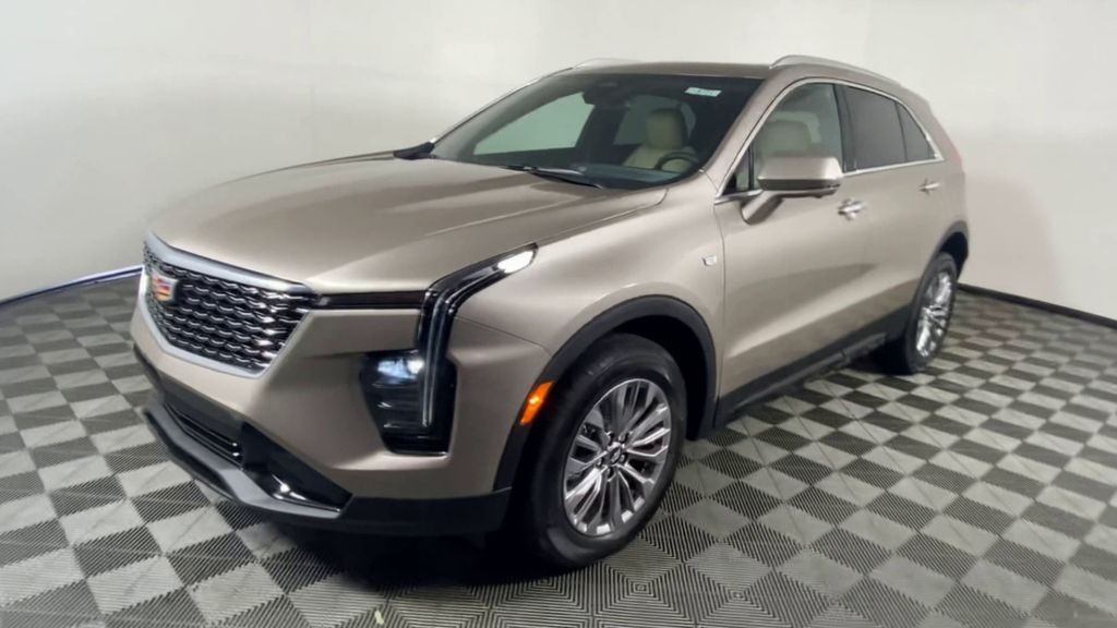 2025 Cadillac XT4 Premium Luxury 4