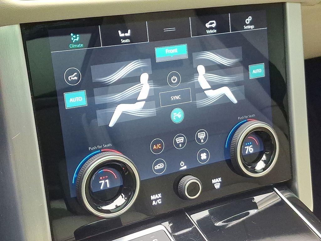 Thumbnail: 2022 Land Rover Range Rover - 17