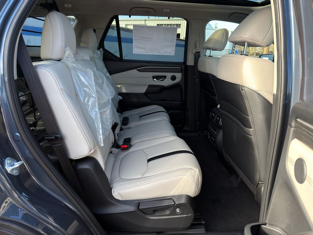 Thumbnail: 2026 Honda Pilot - 24