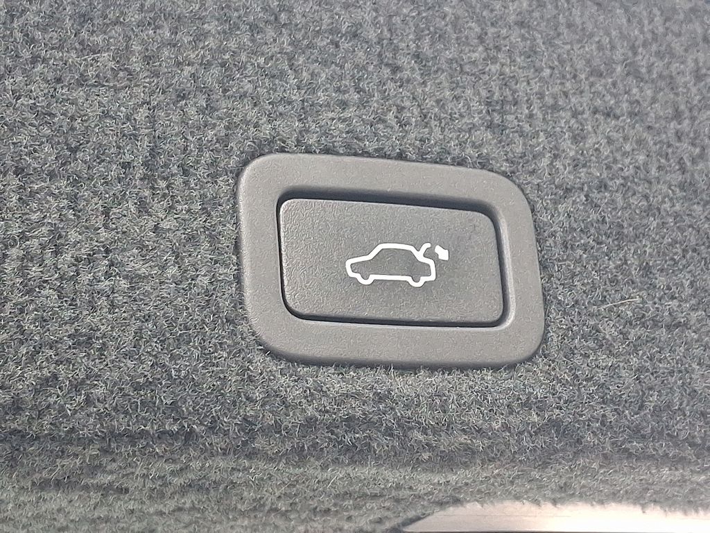 Thumbnail: 2015 Volvo XC60 - 29