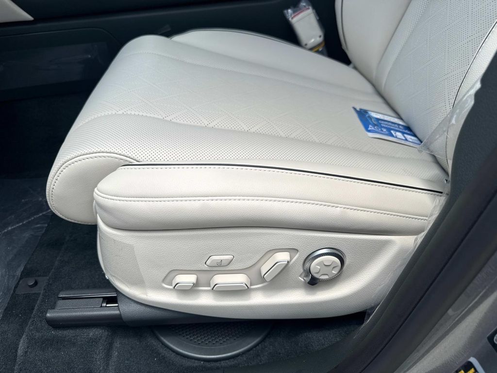New 2026 White Genesis 3.3T Sport Prestige image 45