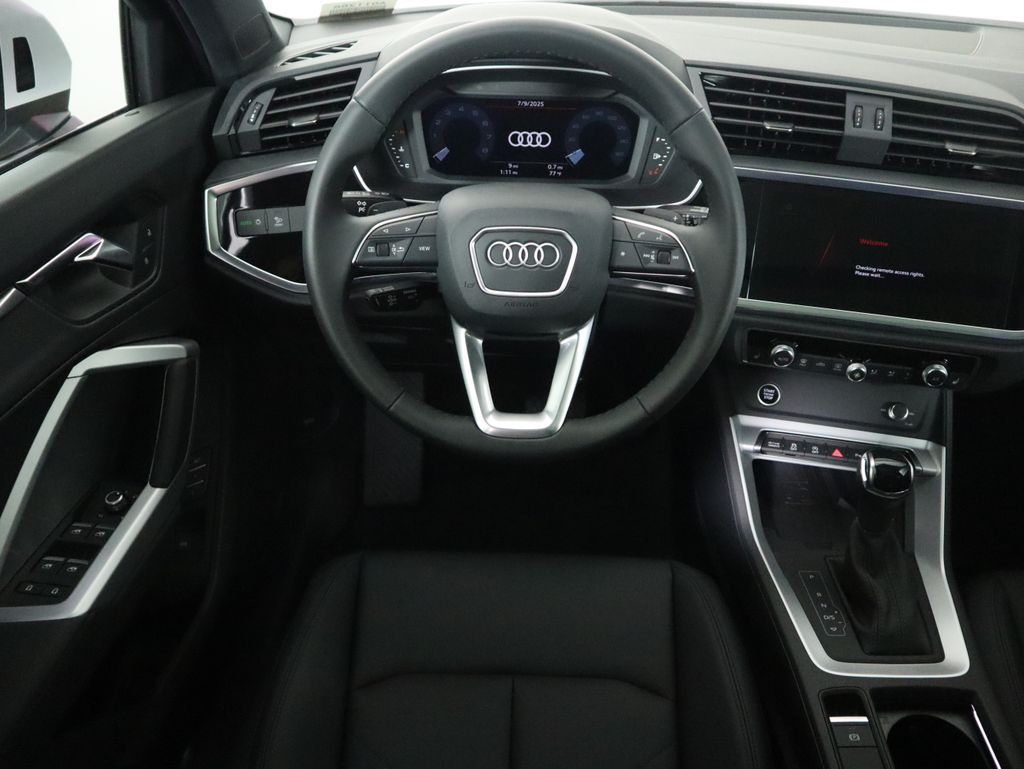 Thumbnail: 2025 Audi Q3 - 11