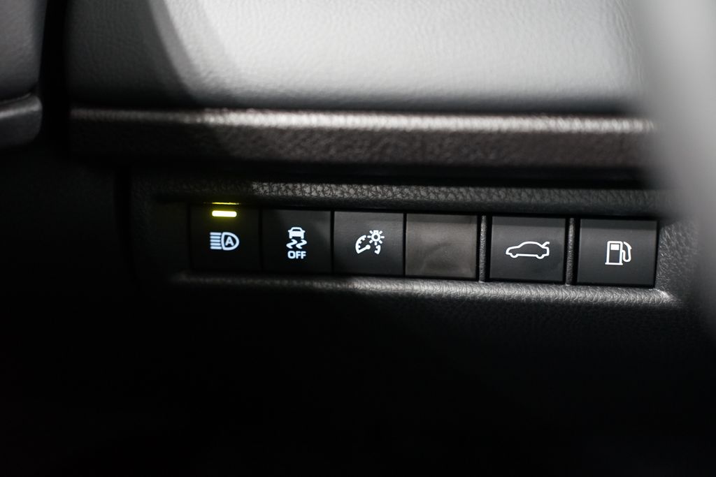 Thumbnail: 2025 Toyota Camry - 25