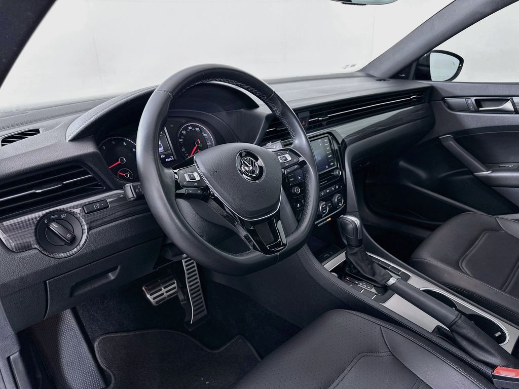Thumbnail: 2022 Volkswagen Passat - 9