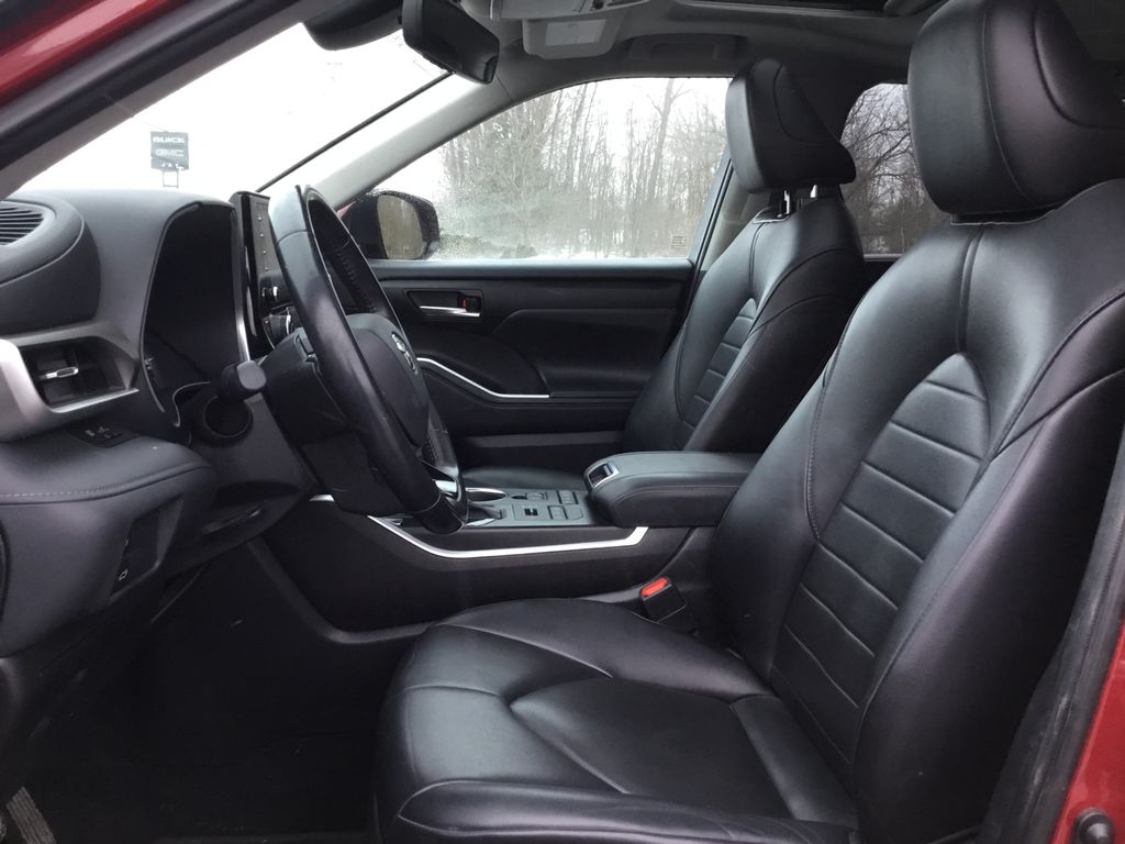 Thumbnail: 2021 Toyota Highlander - 10