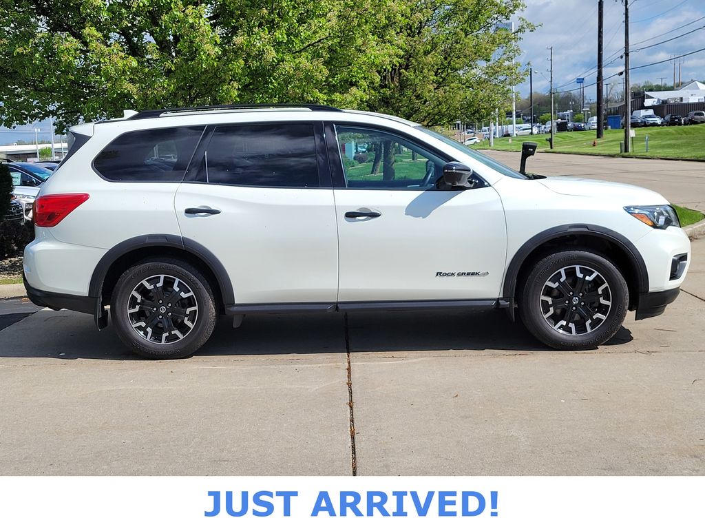 2020 Nissan Pathfinder SL photo