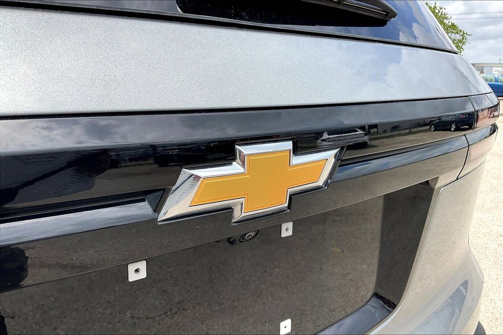 Used 2025 Chevrolet Traverse LT 4D Sport Utility