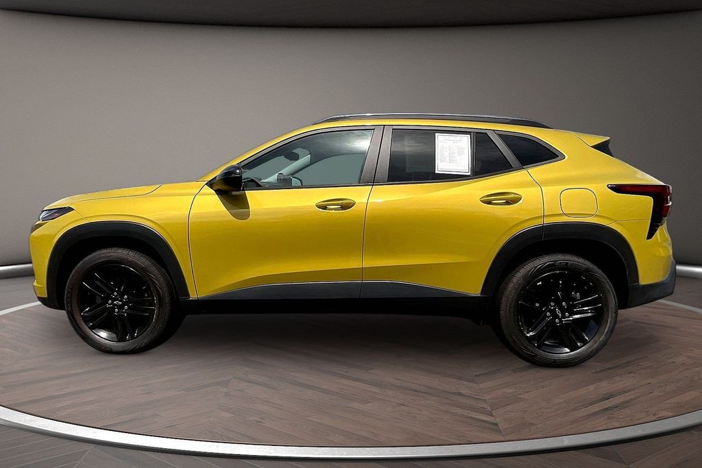 Used 2024 Chevrolet Trax SUV