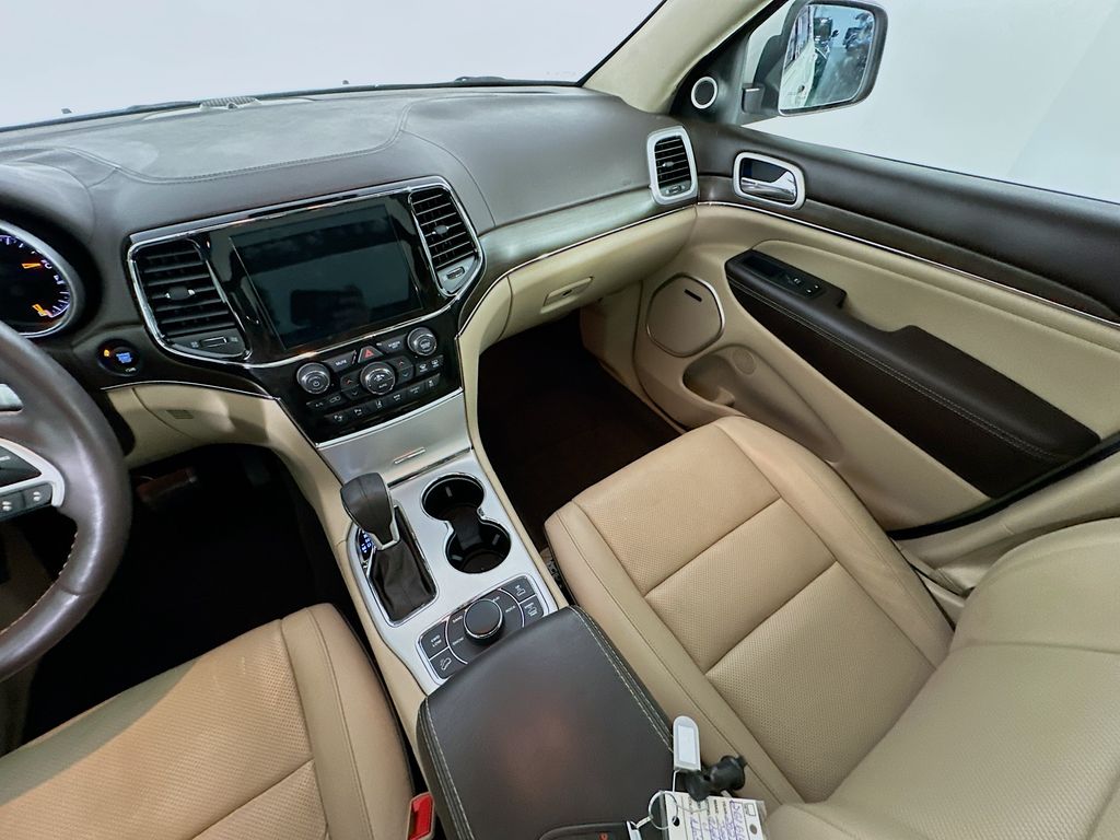 JeepGrand Cherokee11