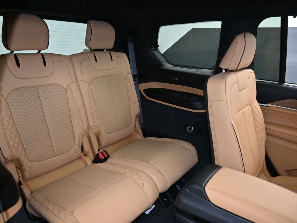 New 2025 Silver Zynith Jeep Summit image 47