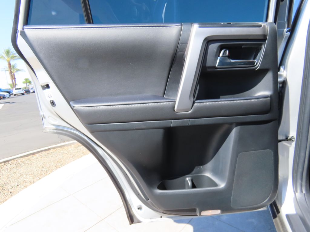 2023 Toyota 4Runner SR5 25