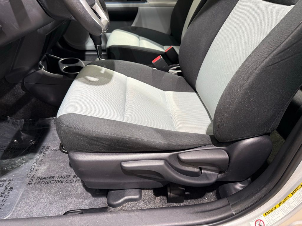 Thumbnail: 2013 Toyota Prius c - 14