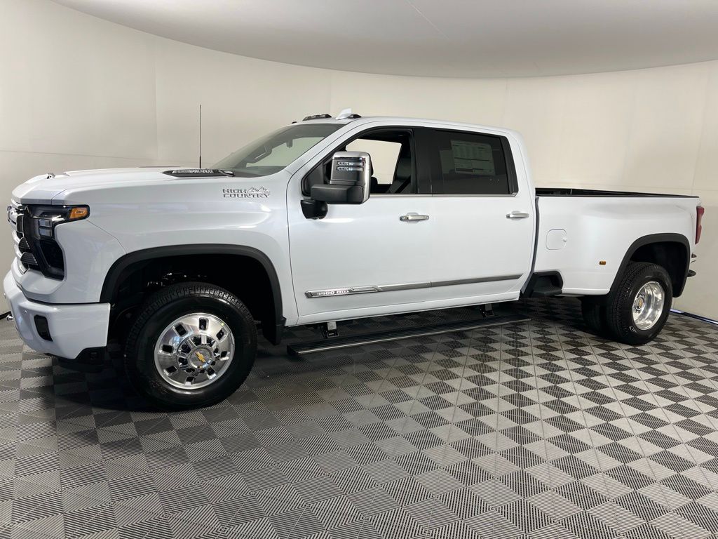 Thumbnail: 2026 Chevrolet Silverado 3500 - 2