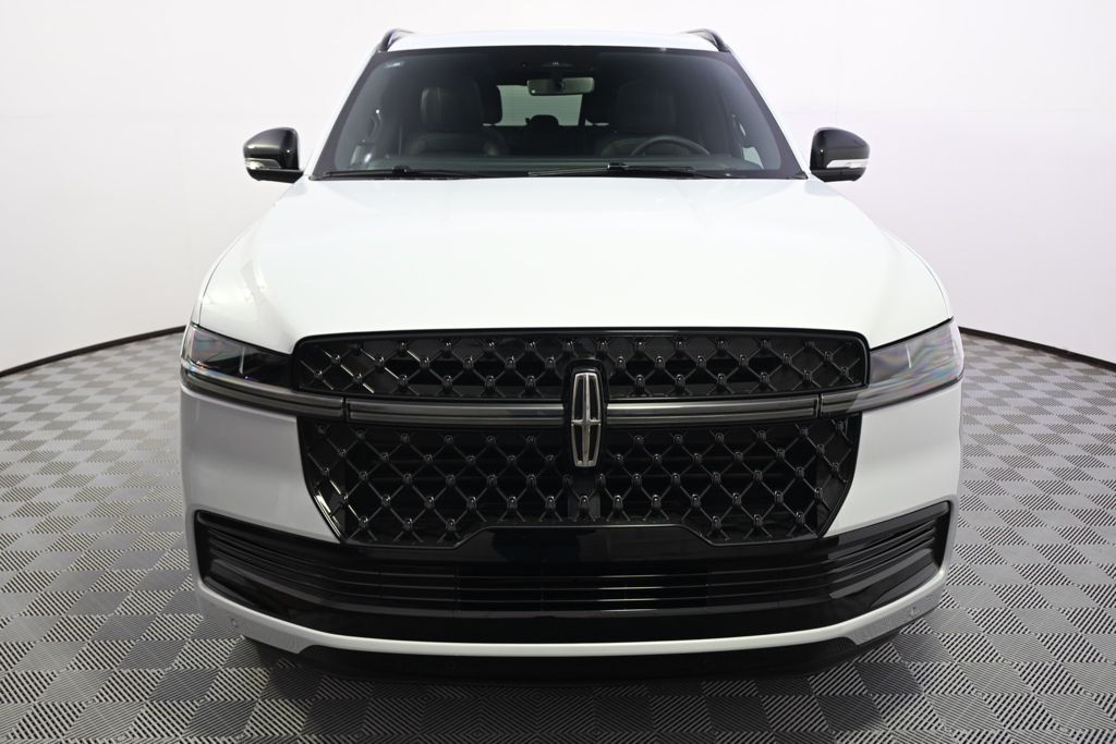 New 2025 White Lincoln Reserve image 10