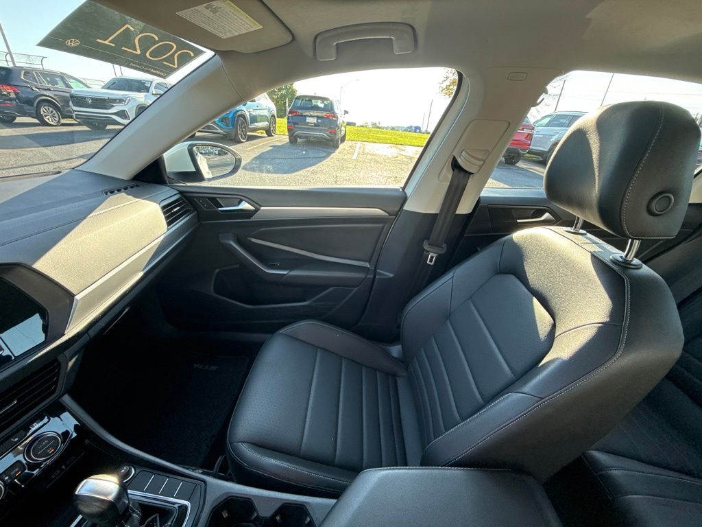 2021 Volkswagen Jetta 1.4T SE White at Bob Ruth Ford