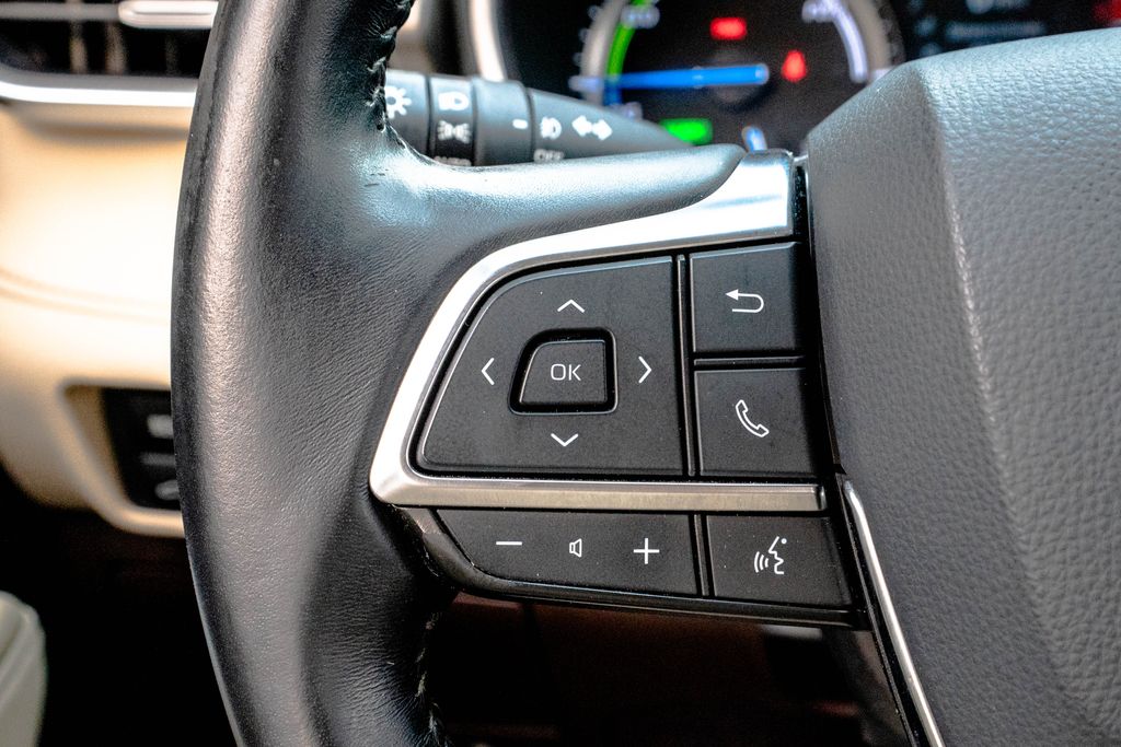 Used 2020 Toyota Highlander Hybrid SUV