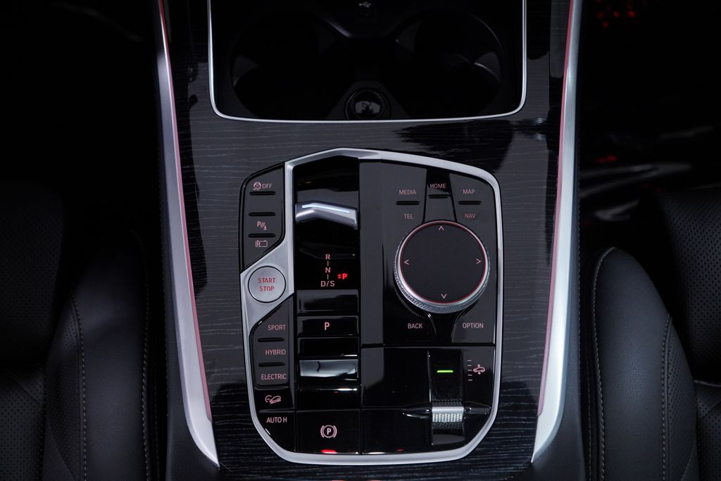 Thumbnail: 2024 BMW X5 - 14